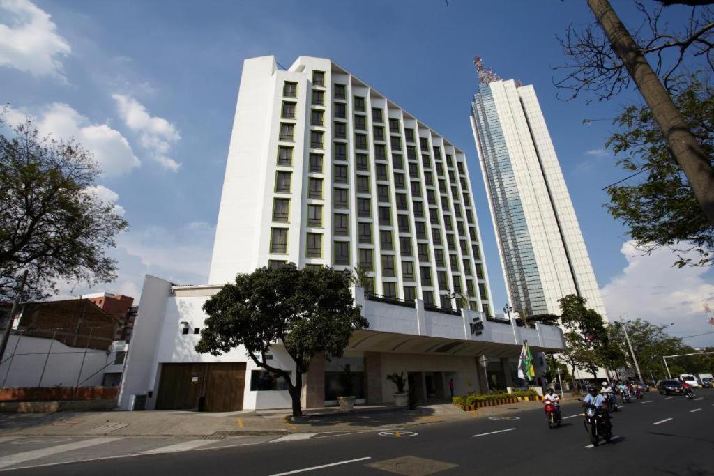 Club De Bienestar Ilar Bulevar Del Rio 卡利 外观 照片